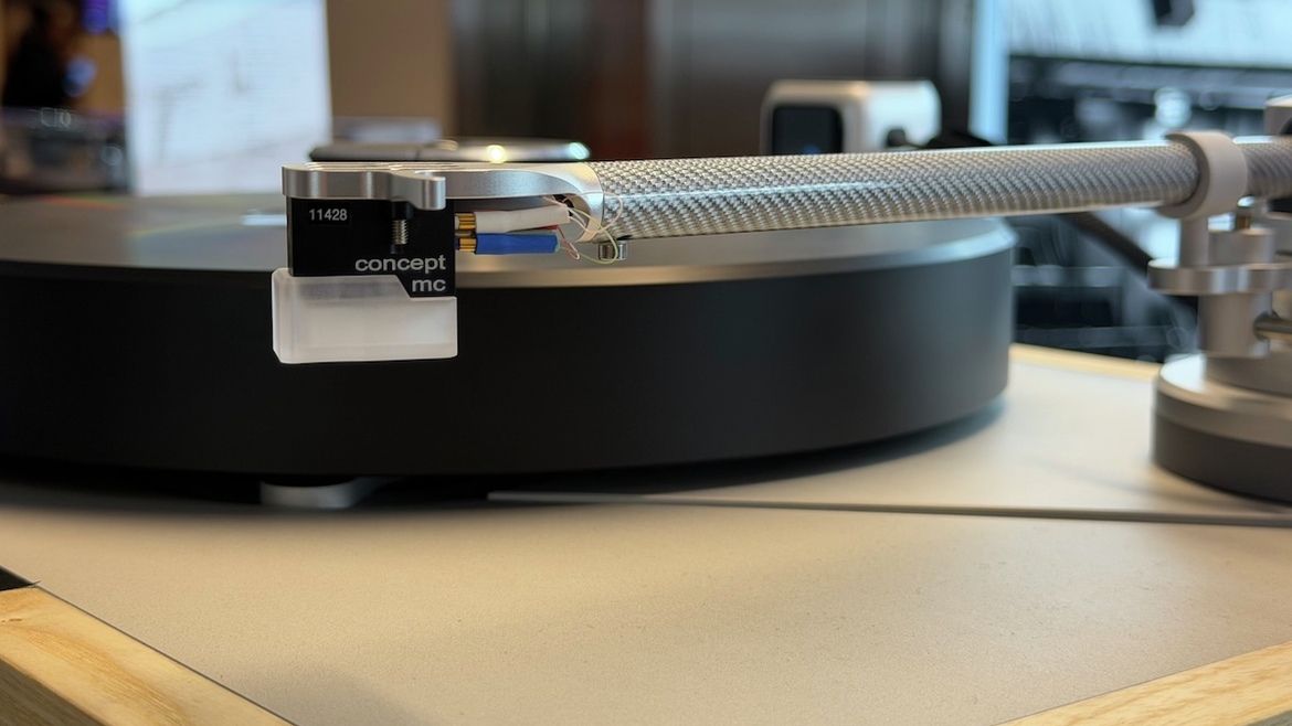 Tonarm und Tonabnehmer Clearaudio Concept MC