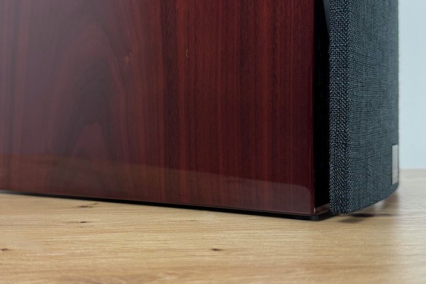 Unterer Bereich des DALI RUBIKORE 2 mit montiertem Abdeckgitter