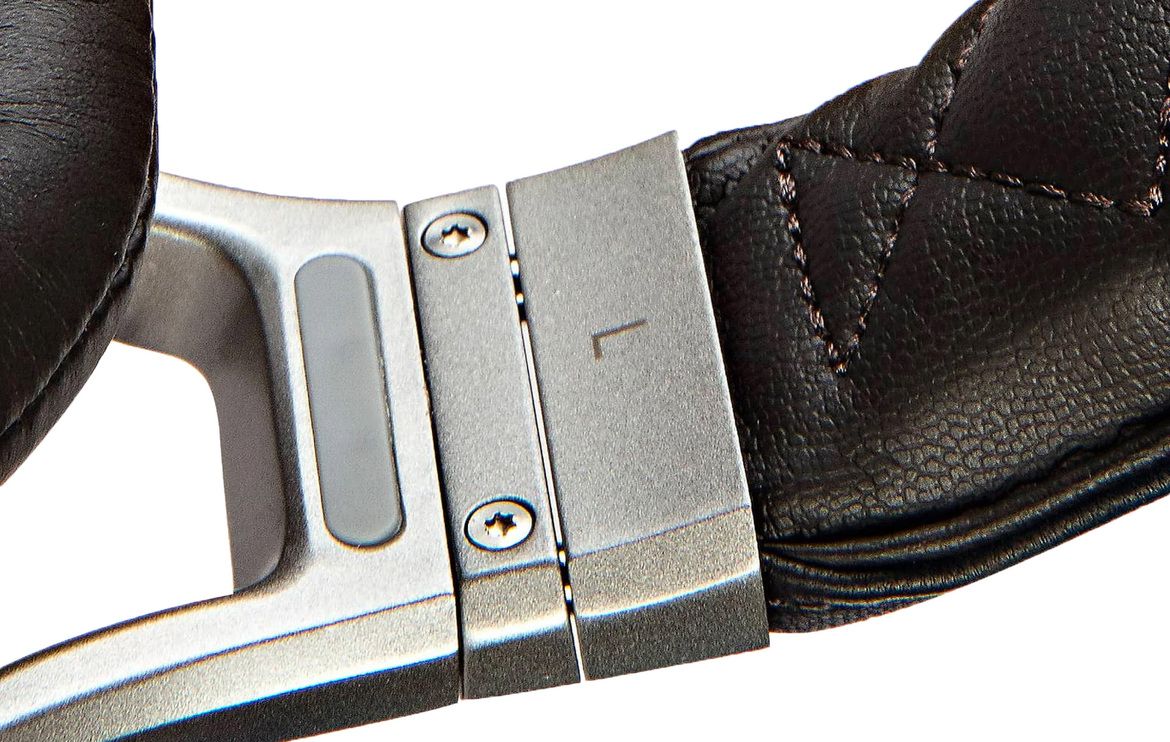 Detail am Tragebügel des DENON AH-D9200