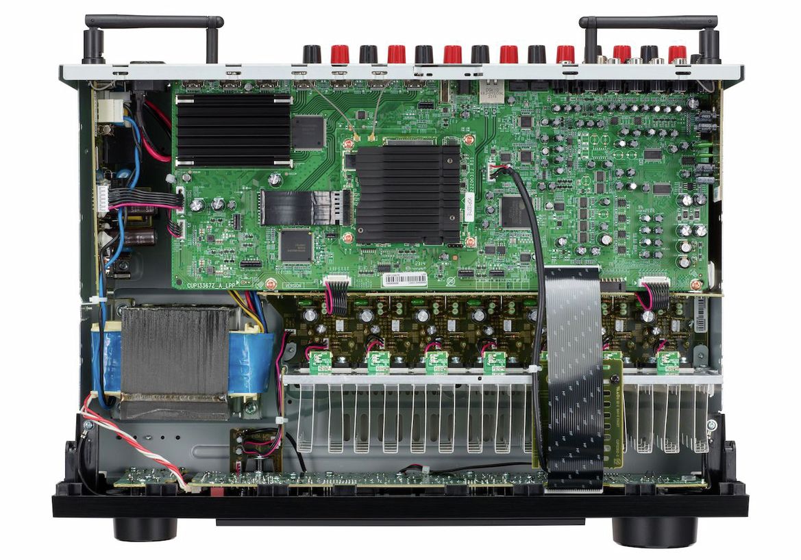 denon_avr-x1800h_innen