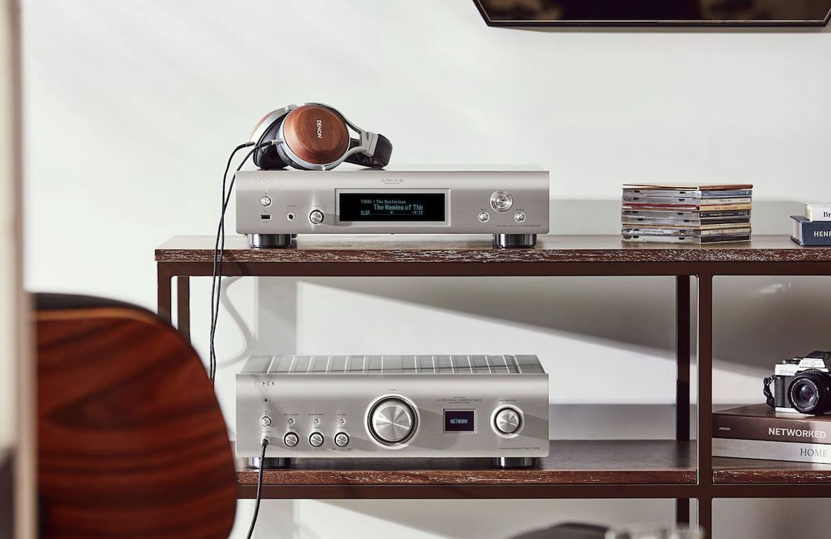 Lifestyle-Aufnahme des Denon DNP-2000NE