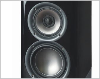 Die Elac NAVIS F51 ist koaxial arrangiert