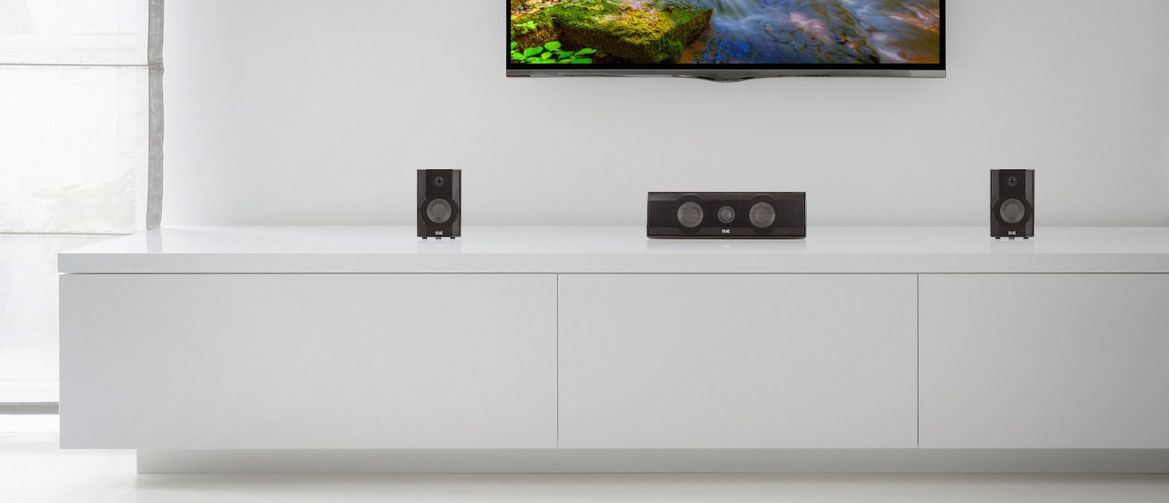 Elac Cinema Set im Wohnraum