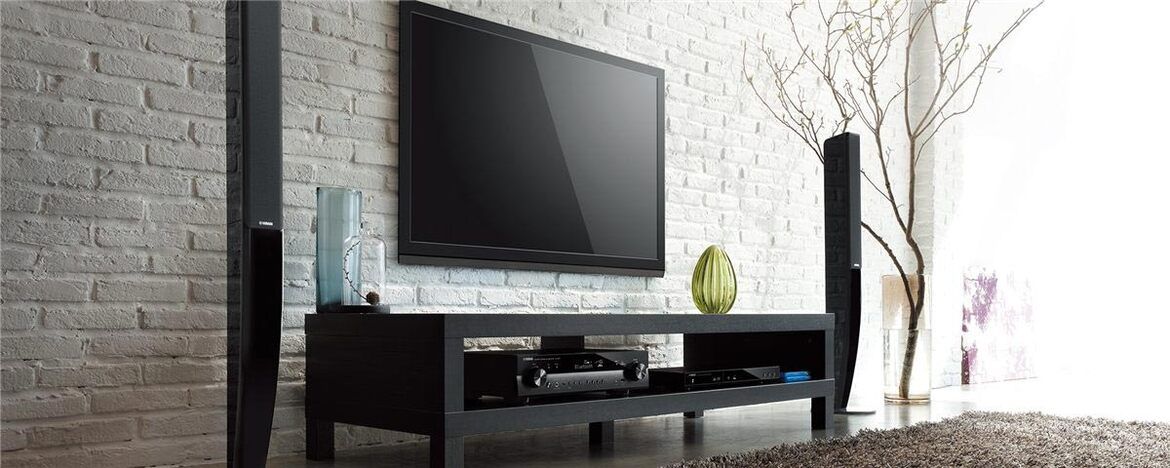 Flach-TV mit edlen Audio-Komponenten von Yamaha