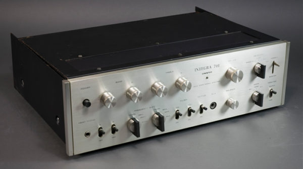 Historischer Verstärker Integra 701 von 1969