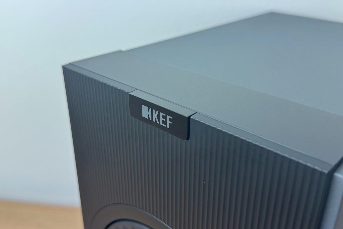 Das KEF-Logo oben