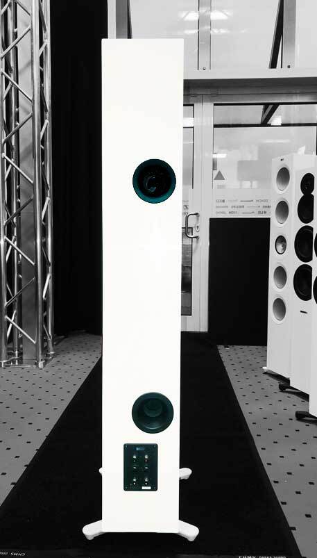 KEF R11 in der Rückansicht