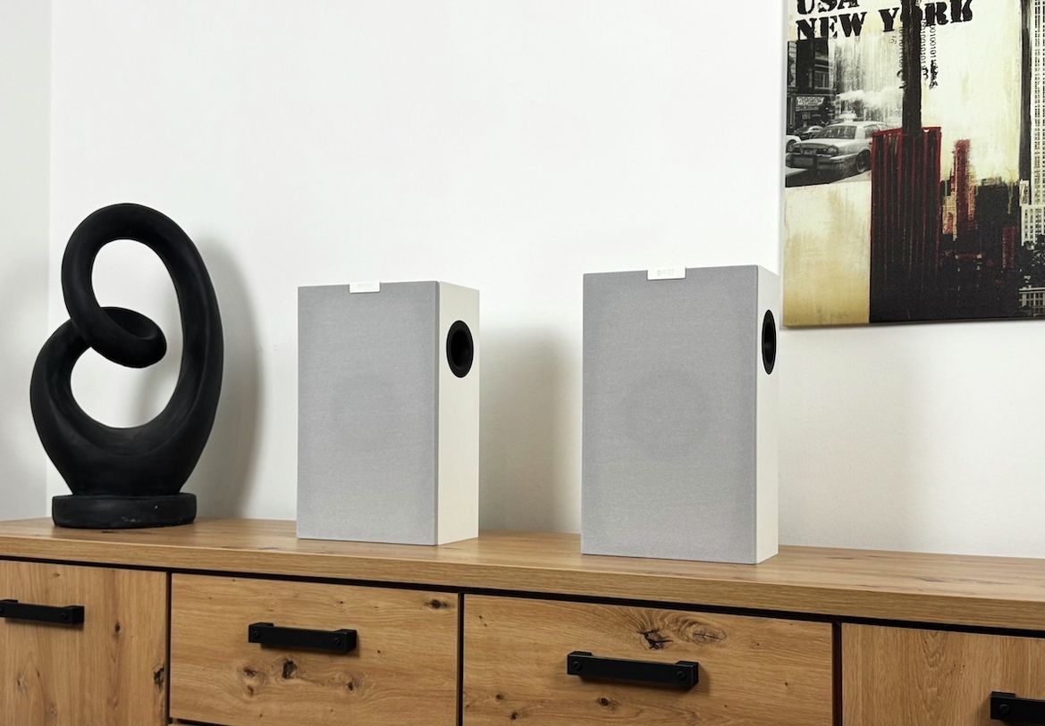 kef_q4-meta_1