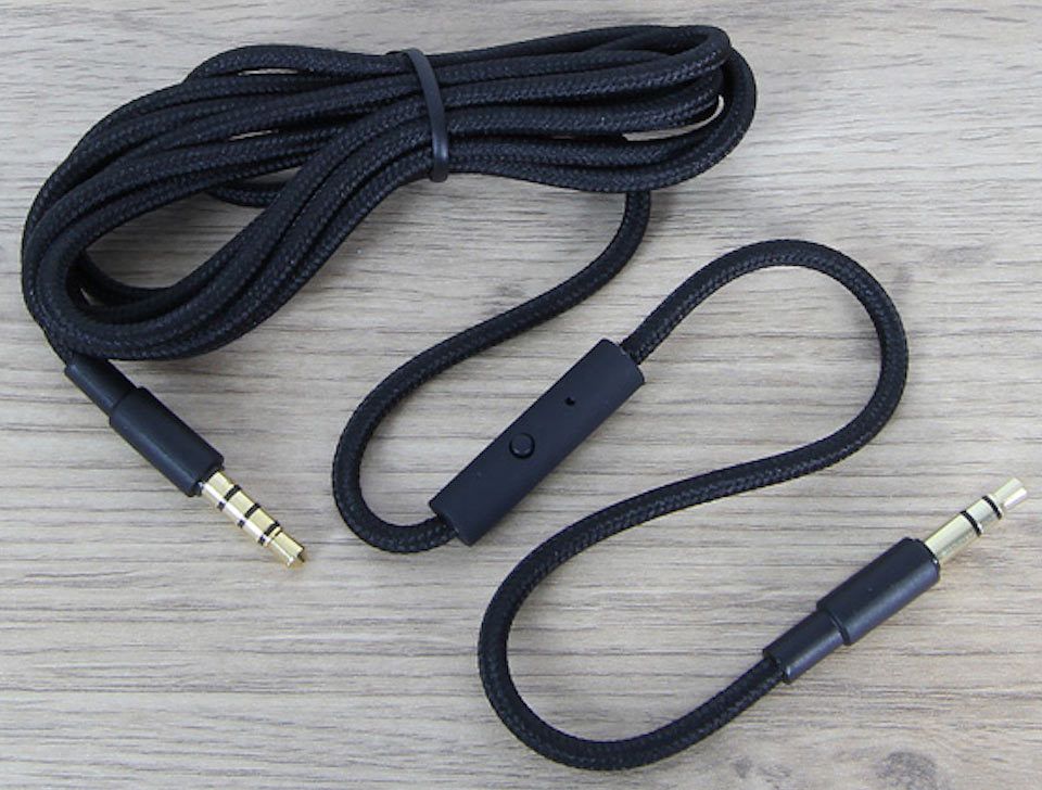 Bei leerem Akku sollte der Betrieb des Kopfhörers über Kabel möglich sein