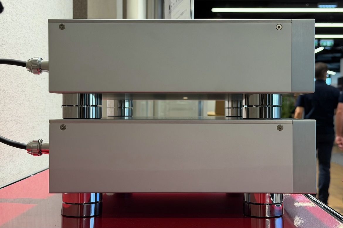 Magnetar ULTIMA Universal Player