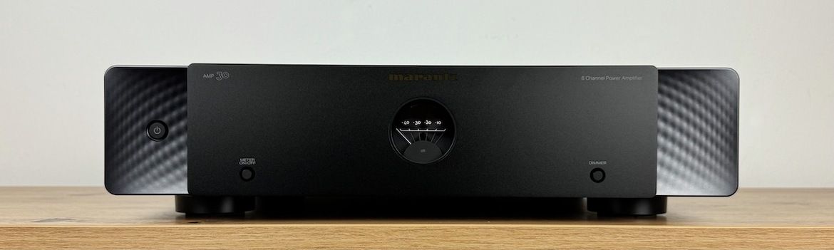 Frontalansicht der Marantz AMP 30