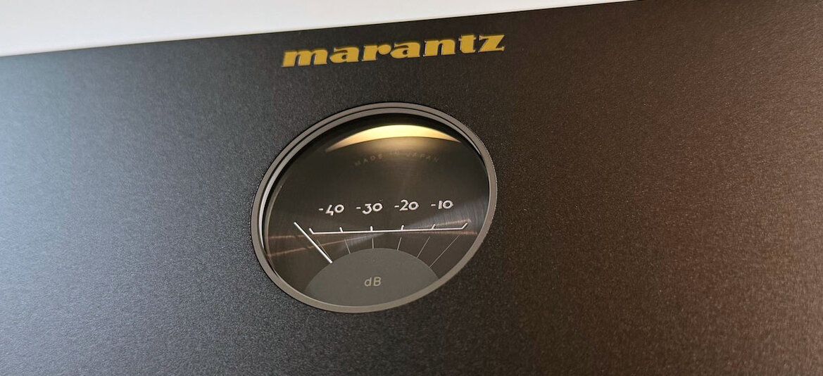 Das charakteristische runde VU-Meter