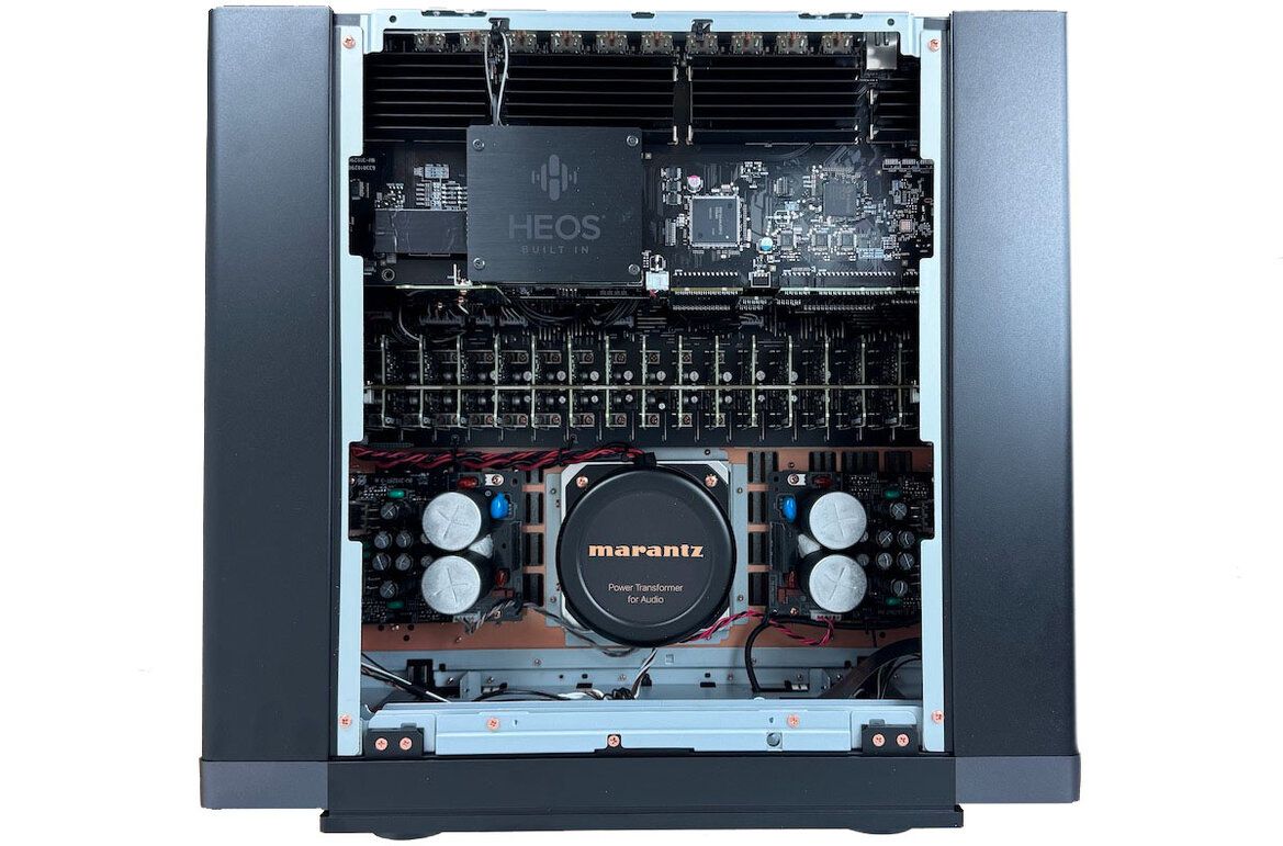 Innenleben der AV-Vorstufe Marantz AV20