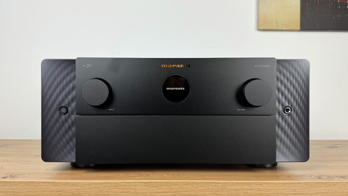 Frontalabbildung des Marantz AV 30