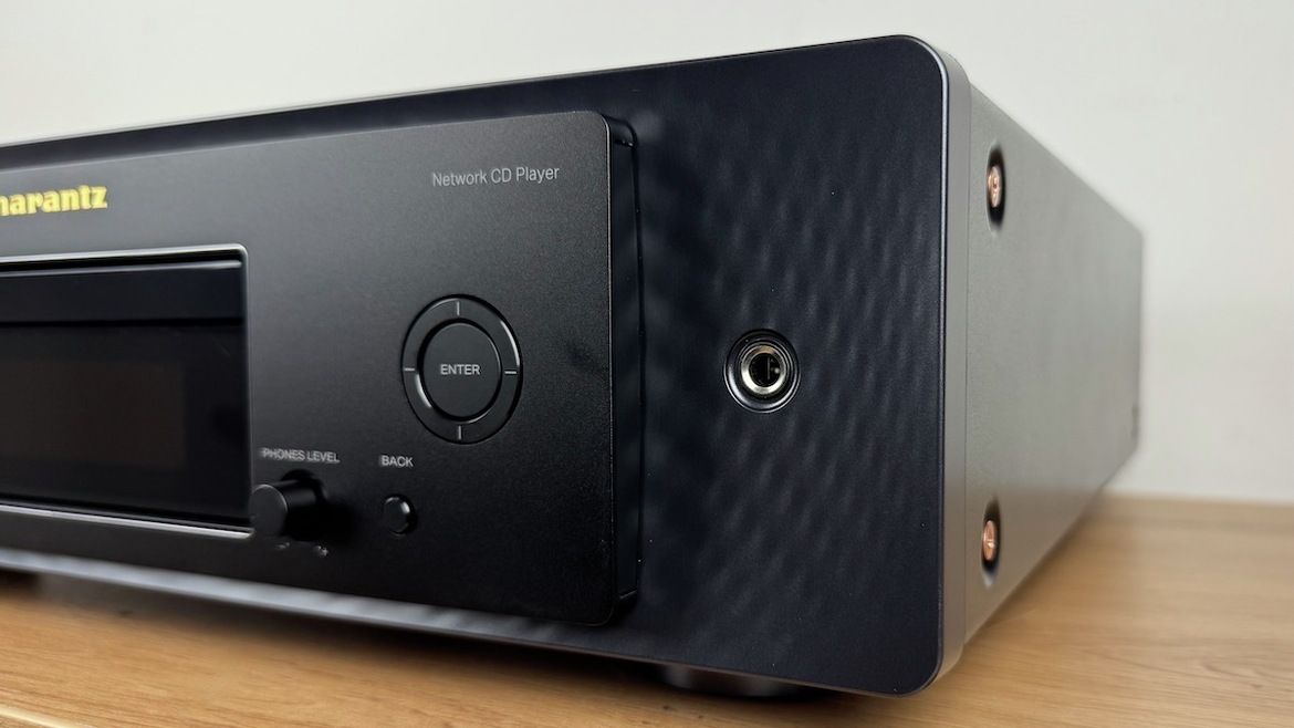 Klinkenausgang vorne rechts des Marantz CD50n