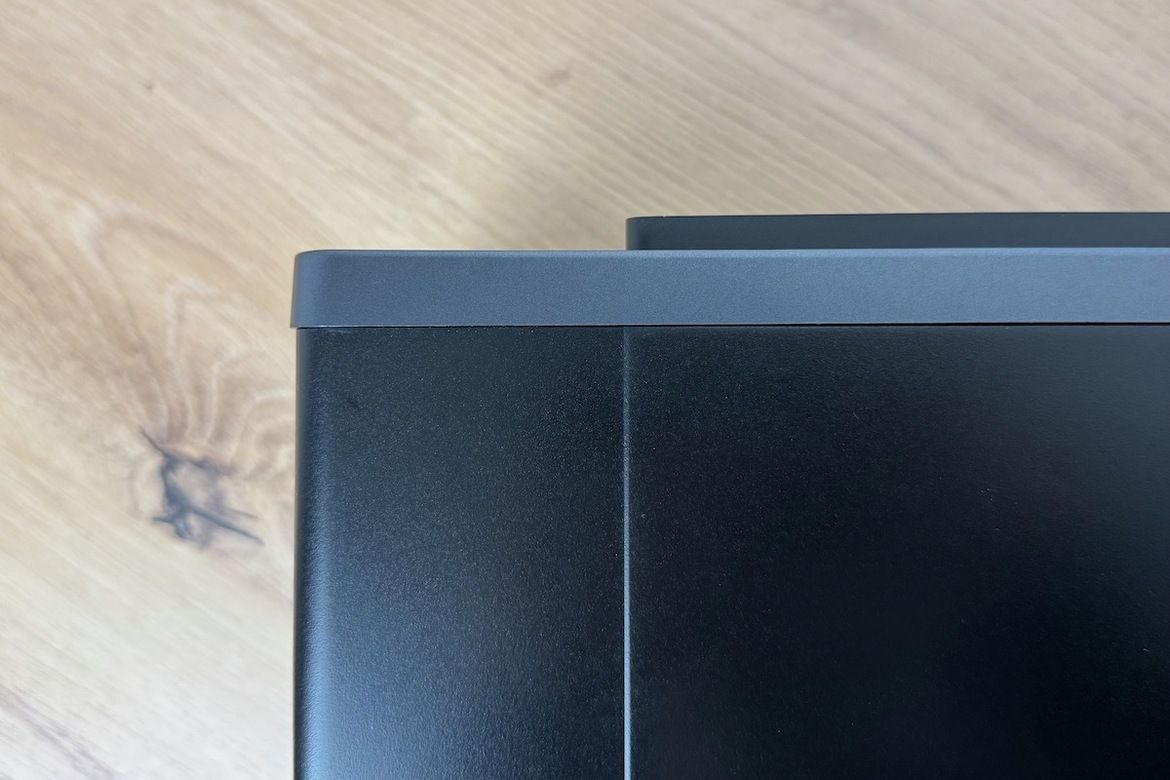 Materialübergang oben des Marantz CD50n CD-Players