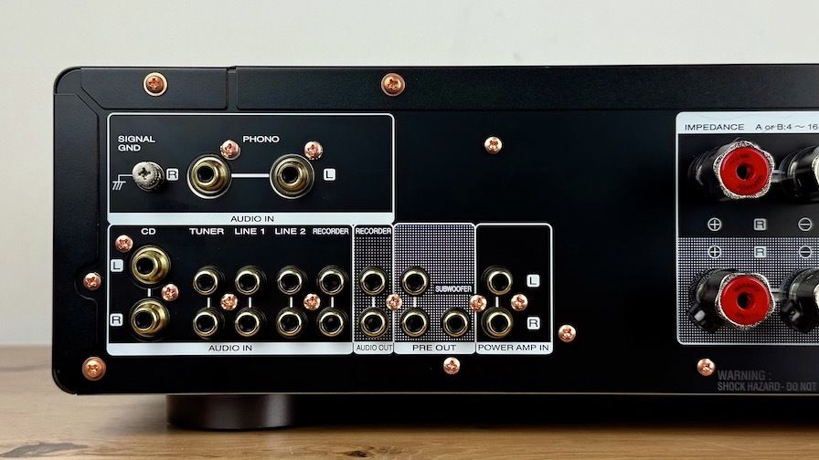Anschlüsse des Marantz Model 50 im linken Bereich