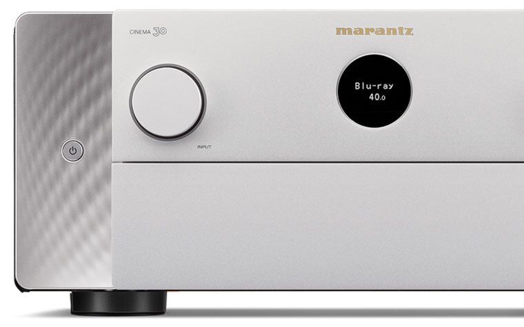 Massive Front des Marantz Cinema 30