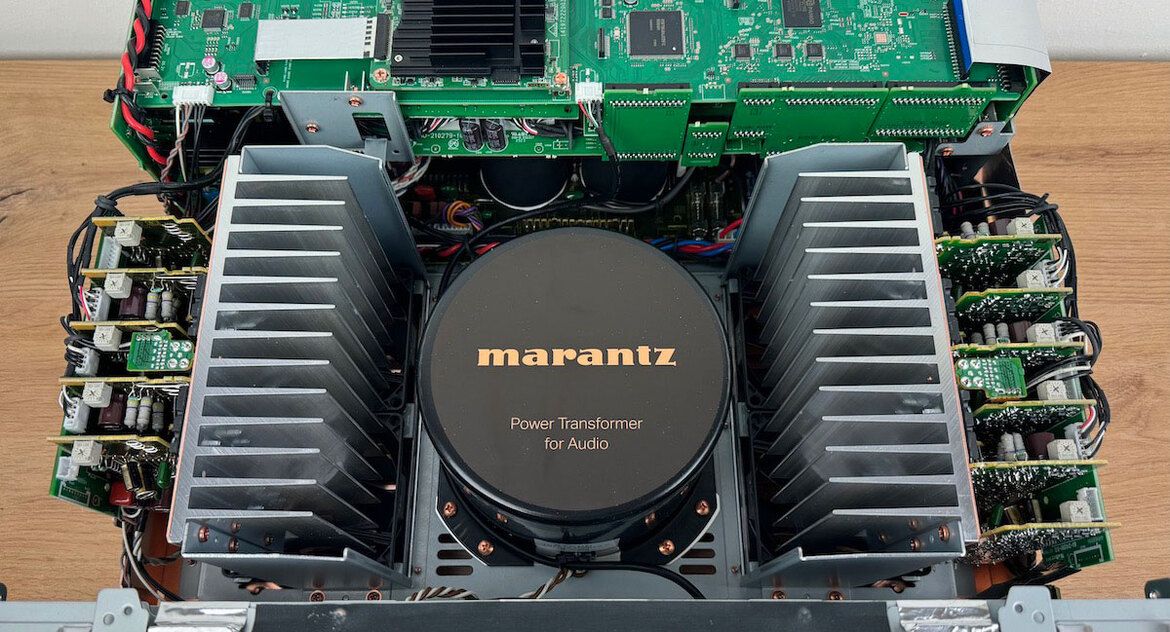Blick ins Innere des Marantz Cinema 30