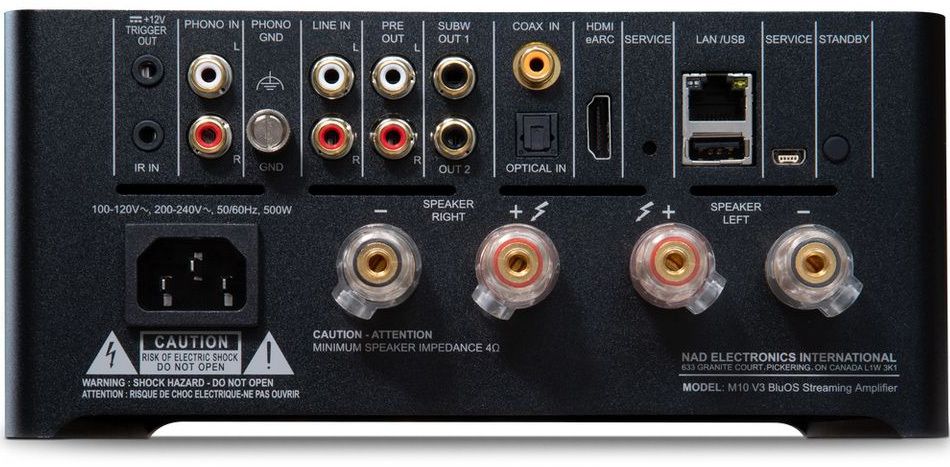 Rückseite des NAD M10 V3 mit Anschlüssen