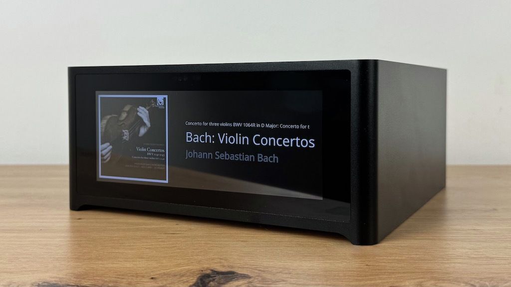 Schrägansicht des NAD M10 V3