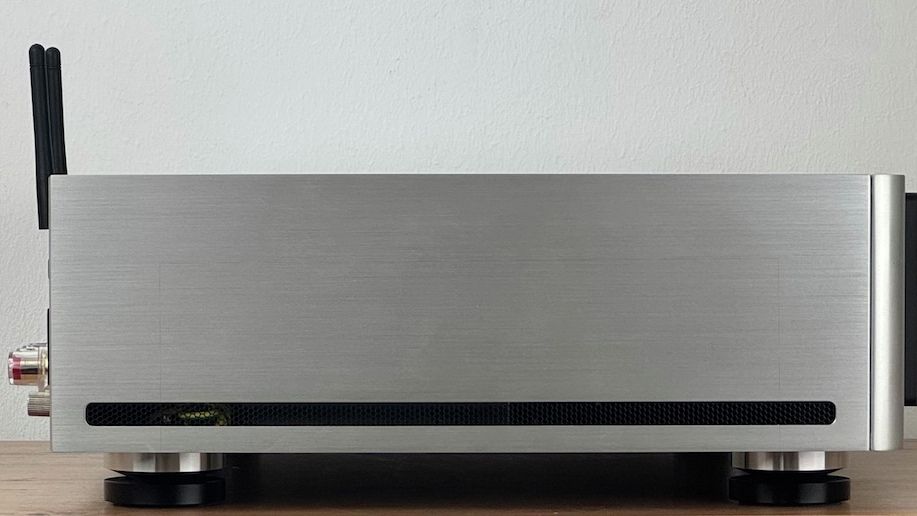 NAD M33 V2