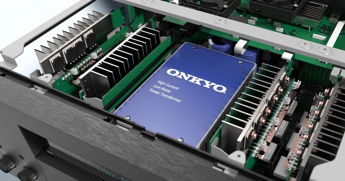 Blick ins Gehäuse des Onkyo TX-RZ70