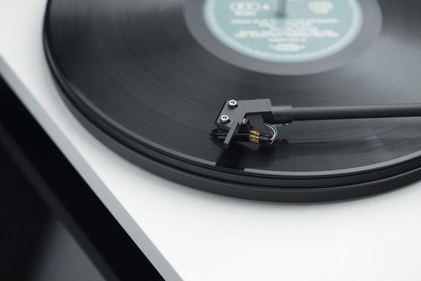 Tonarm mit System des Pro-Ject Primary E