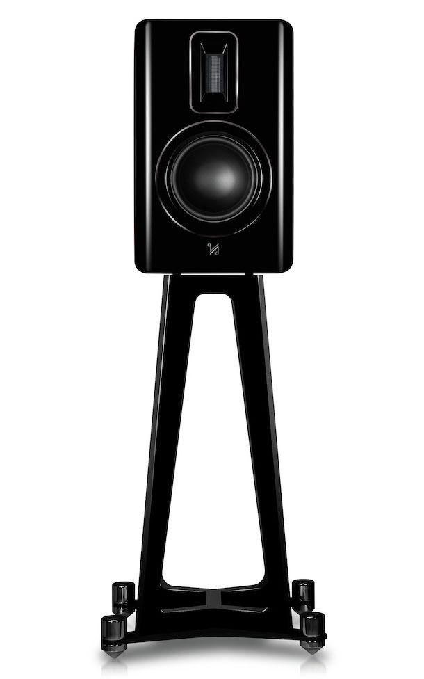 quad_revela_rearstand