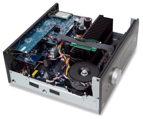 Innenleben des AV-Receivers Arcam AVR30