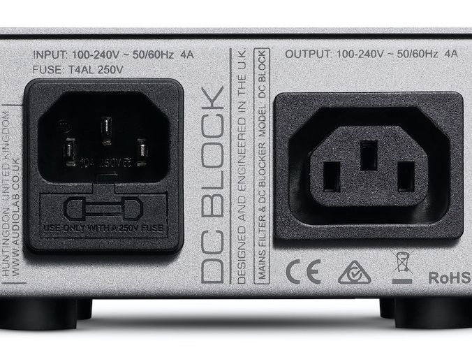 Audiolab DC Block - Kaltgerätebuchsen