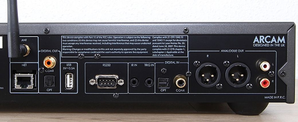 Arcam CD-S50: Rückseite mit Anschlüssen