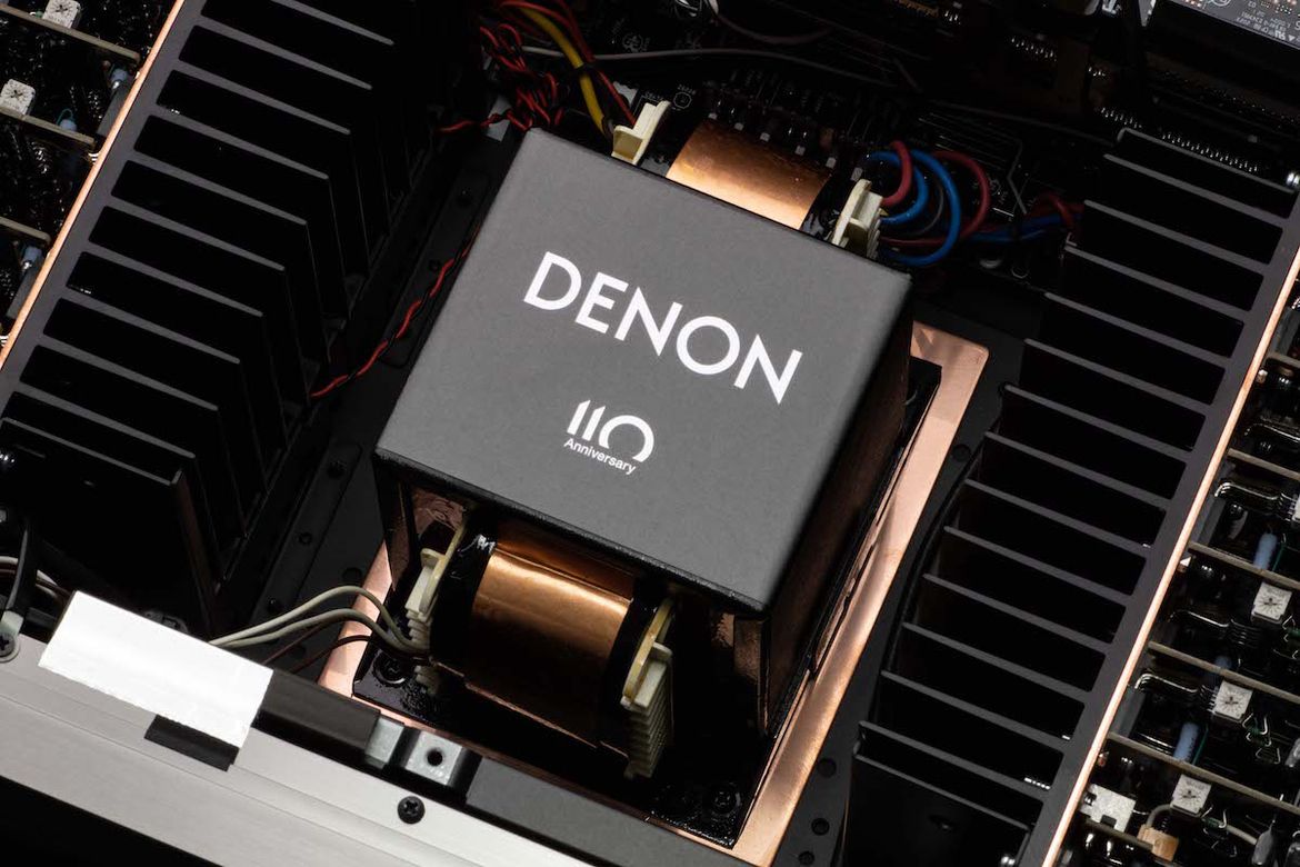 Denon AVC-A110 - Detailaufnahme Trafo