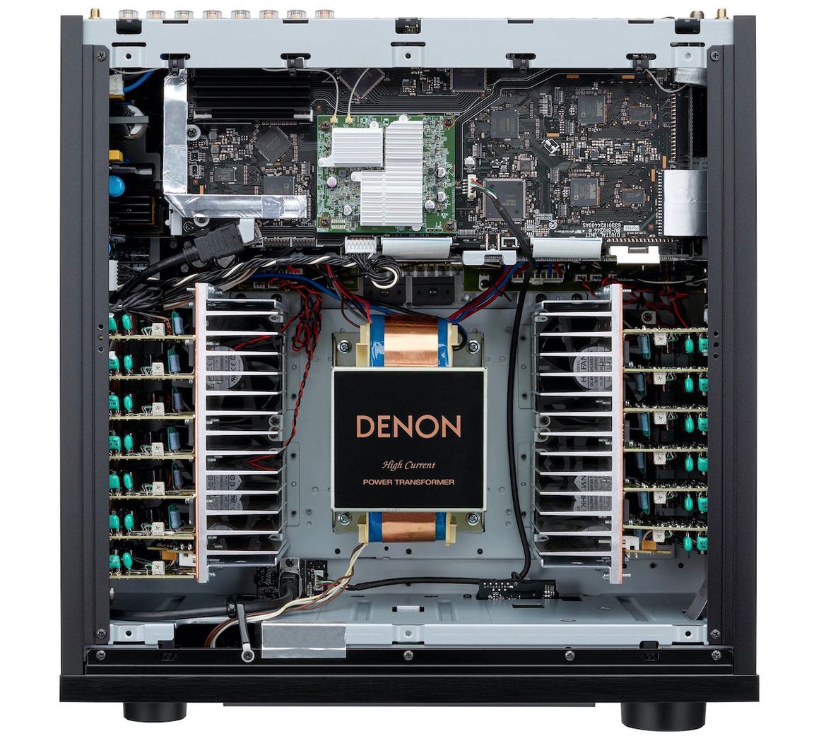 Innenleben eines Denon AVC-X8500HA