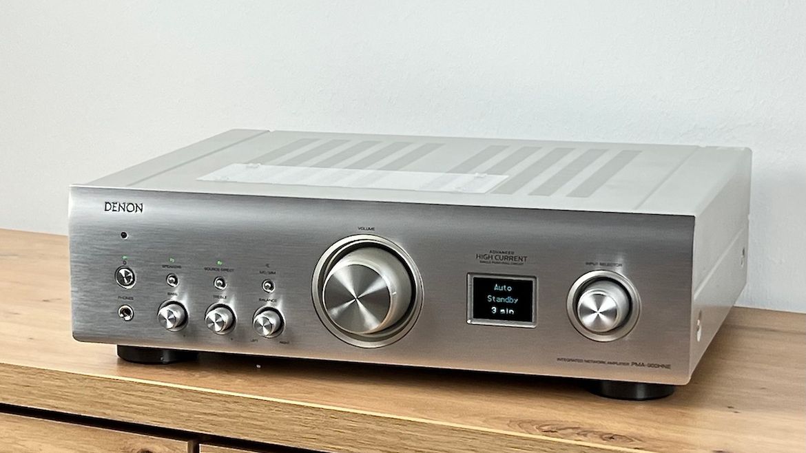 Denon PMA-900HNE - Lifestyleaufnahme