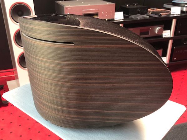 Bowers &amp; Wilkins Formation Wedge seitlich