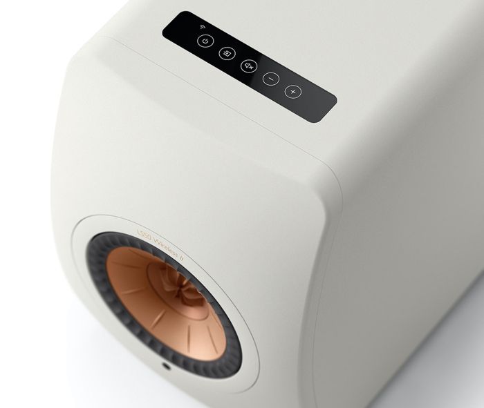 Detailansicht der Bedienelemente der LS50 Wireless II