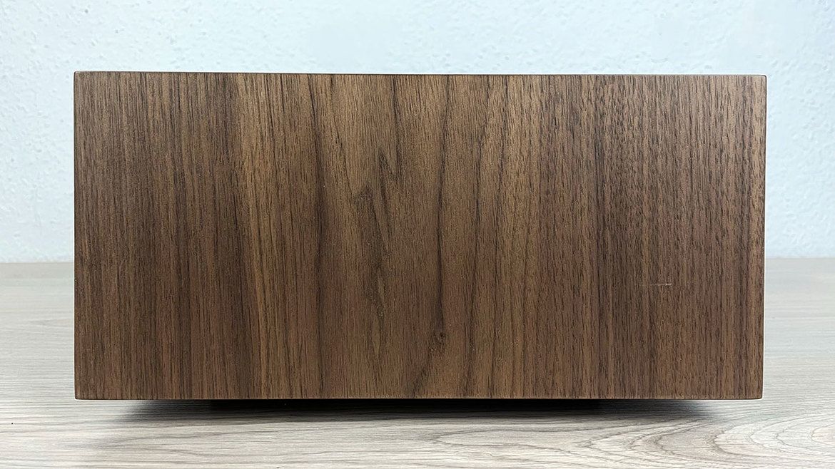 Leak Stereo 130 seitlich