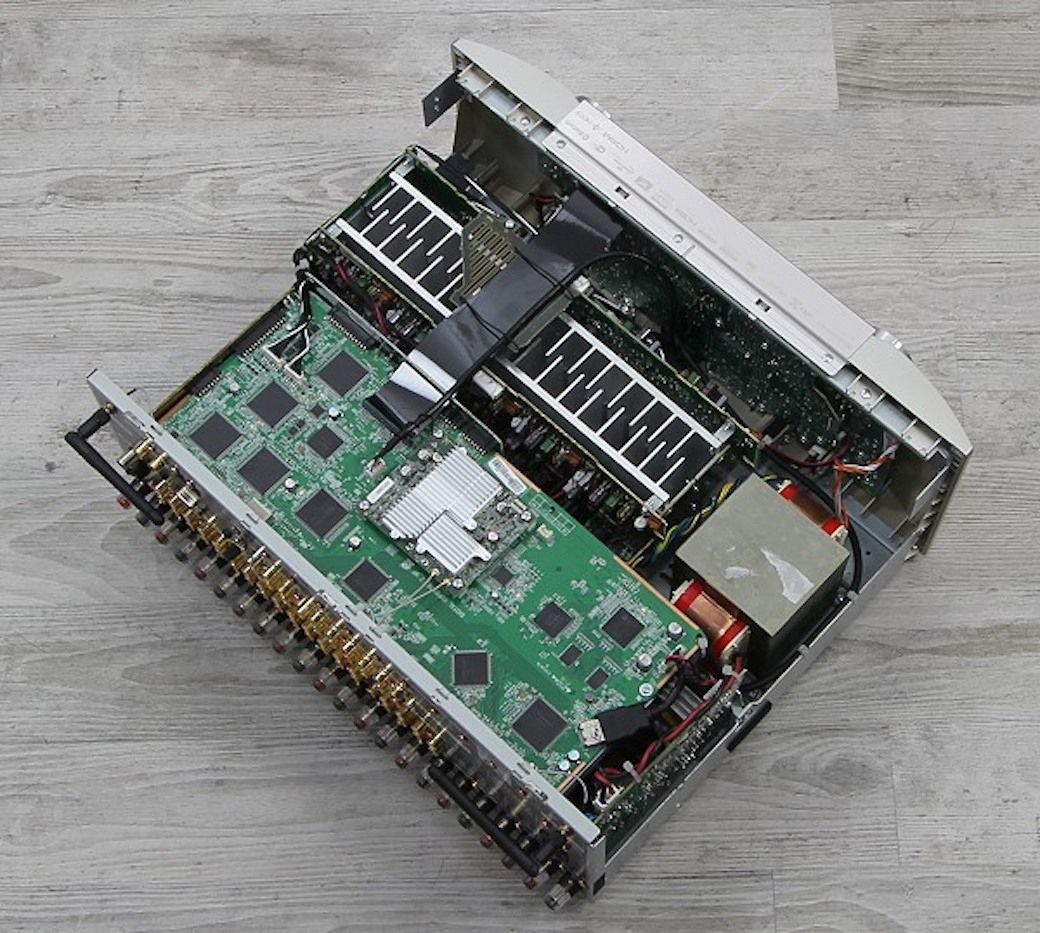 Innenleben eines Marantz AVRs