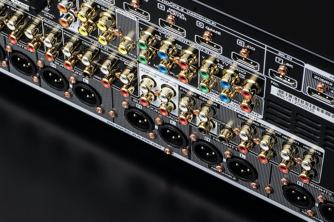 Marantz AV 7706 - Schnittstellen vergoldet