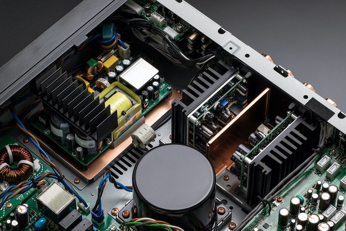 Marantz PM12SE - Stromversorgung und Endstufe