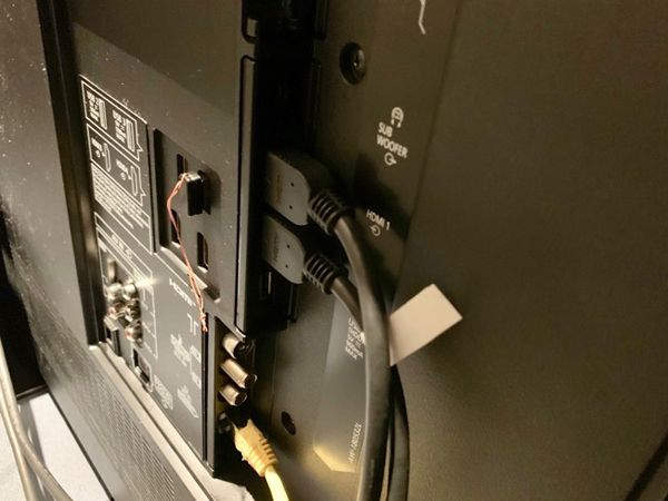 Panasonic TX-65GZW2004 - Anschlüsse