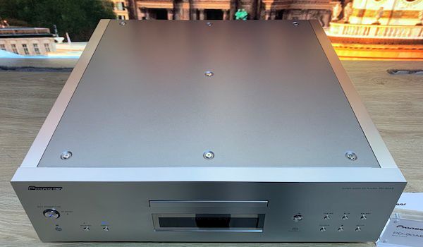 Pioneer PD-50AE - Ansicht des massiven Chassis von oben