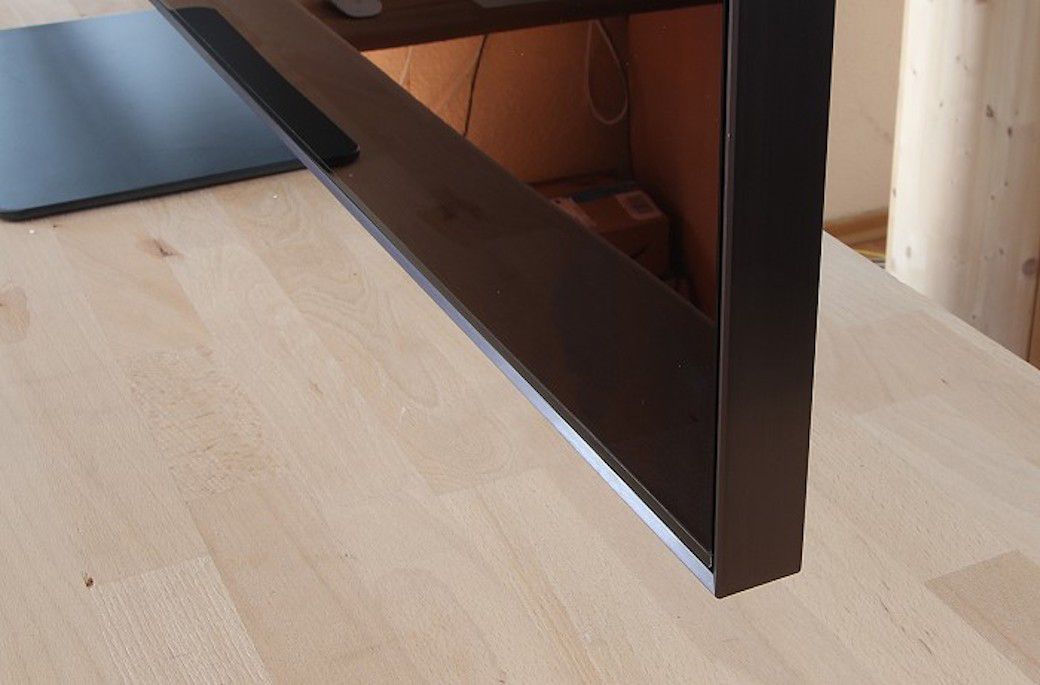 Samsung Q90R: Sehr solide Detailverarbeitung und schickes Design