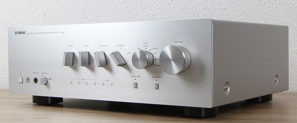 Yamaha A-S801 in Silber