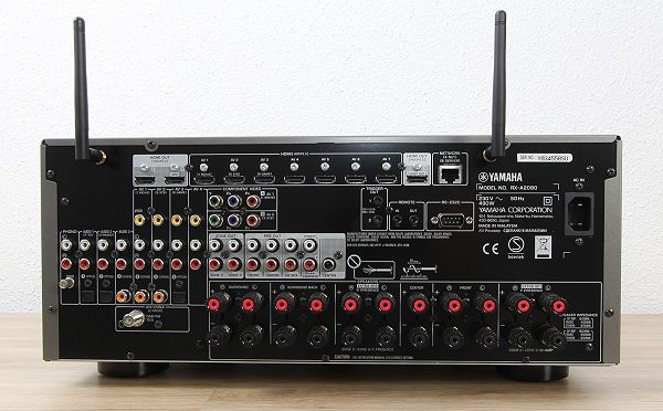 Yamaha AV-Receiver Rückseite mit reichhaltigen HDMI-Anschlüssen