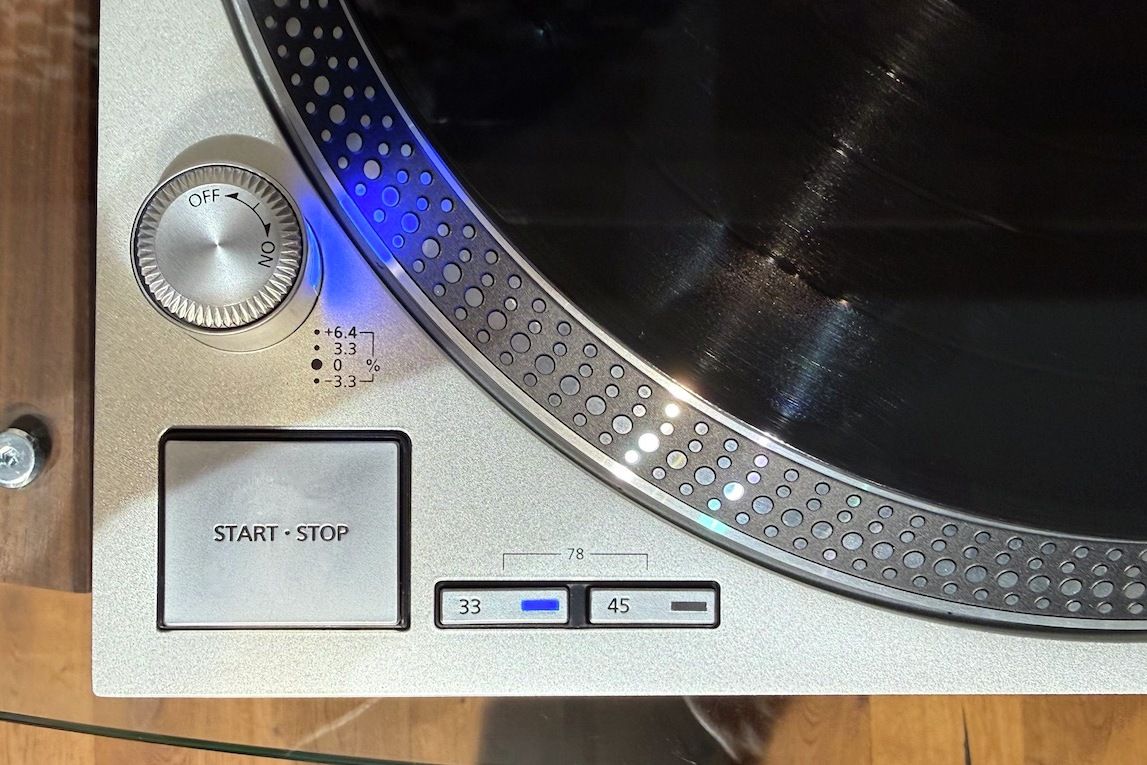 Bedienelemente des Technics SL-1200 G