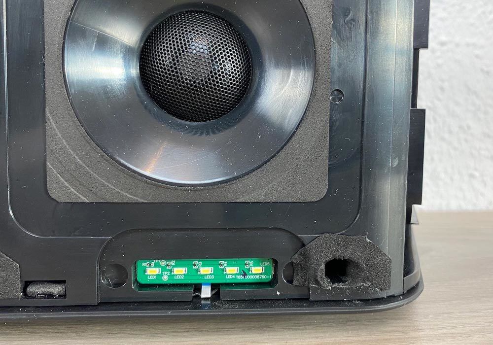 LEDs zur „AMBEO“-Logobeleuchtung