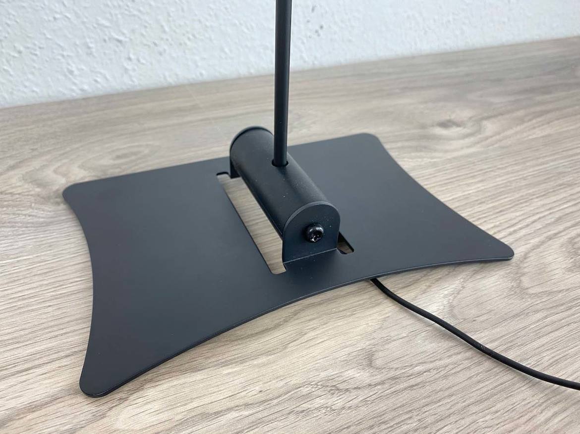 Ständer mit neigbarer Halterung