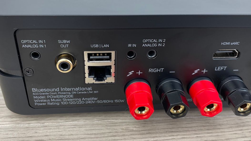 Bluesound POWERNODE N 330 - Anschlüsse